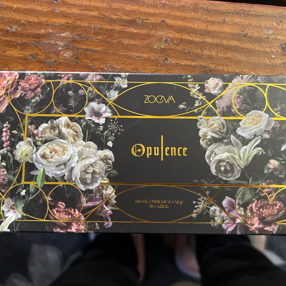 ZOEVA Opulence Floral Eyeshadow Palette